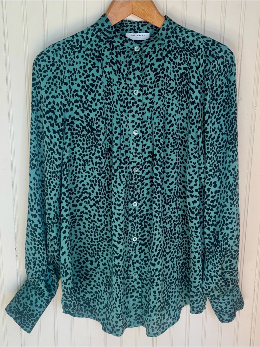 Equipment Women’s Small Green Spotted Silk Shirt